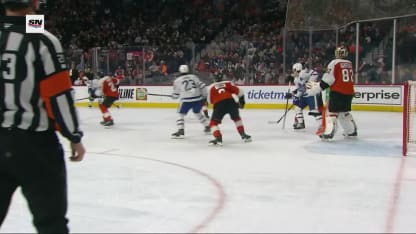 承担着更重 承担着更重